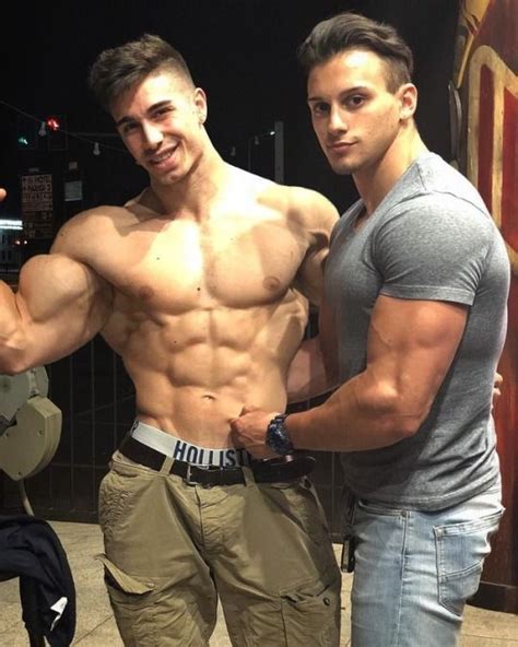 Naked Bodybuilder Pics & Gay Bodybuilder Sex